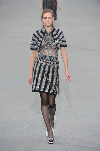 Look 14
